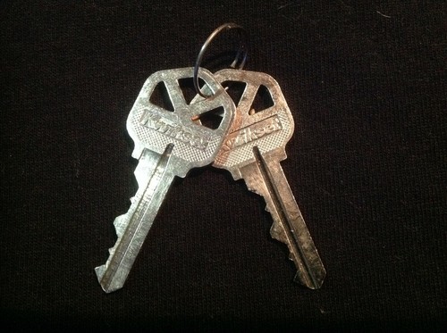 Two pairs of kwikset pre-cut keys and the corresponding bottom keys. KA in pairs - Picture 5 of 7
