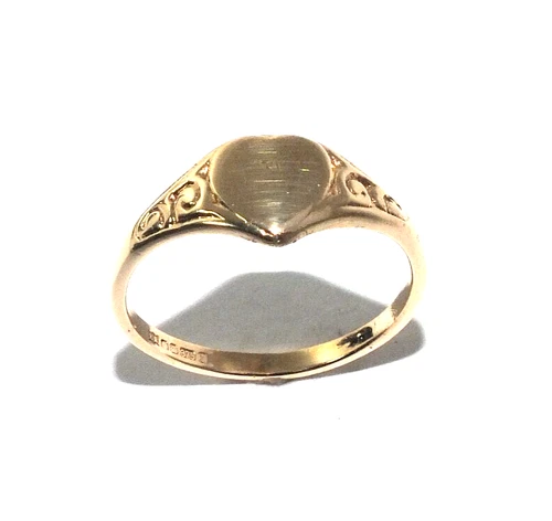 Ladies/womens 9ct yellow gold heart shaped vintage signet ring, UK size Q
