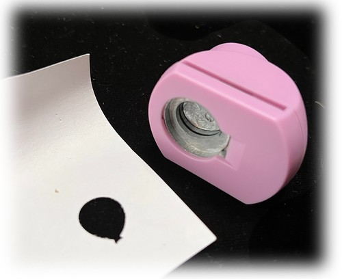 Small Balloon .5" Decorative Paper Punch Scrapbook Card Craft Art DIY - Picture 3 of 3