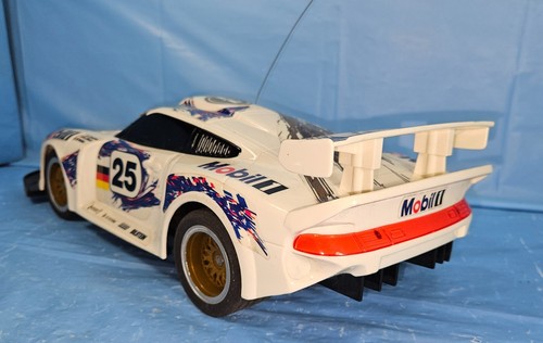 Radio Shack 1996 Radio Controlled Porsche 911 GT1 Mobile 1 Tested & Working. - Picture 5 of 10