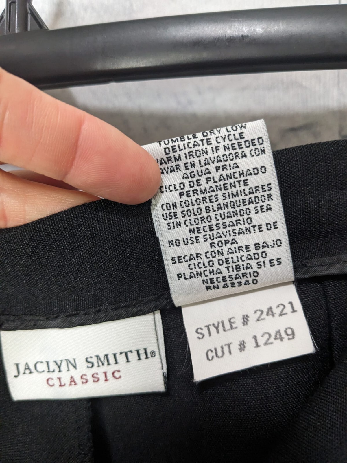 Jaclyn Smith Classics Women's Solid Black Pleated… - image 6