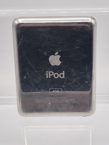 Apple iPod nano 3rd Generation 8GB USB MP3 Player - Silver - Picture 2 of 6