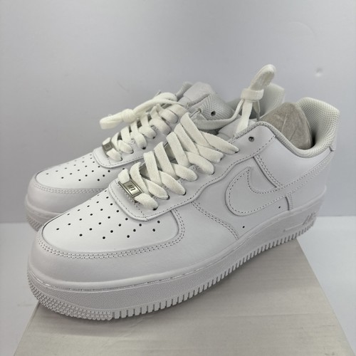 Zapato Nike Air Force 1 '07 Low Top Triple Blanco - Talla EE. UU. 12,5 - CW2288-111 - Imagen 4 de 7