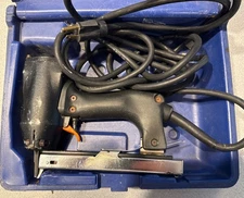 Duo-Fast Carpet Pro ENC-5418B Industrial Electric Carpet Stapler WORKS (READ)