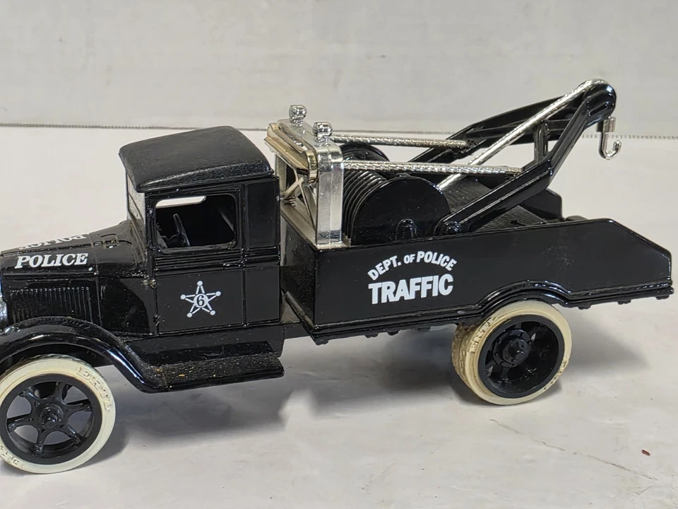 Ertl- Police Traffic 1931 Hawkeye Tow Truck/Wrecker Bank- Scale 1:34 - Image 2 of 4