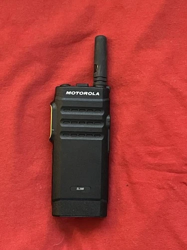 Motorola SL300 VHF Radio 99 Channel With Display With Charger.  New Battery