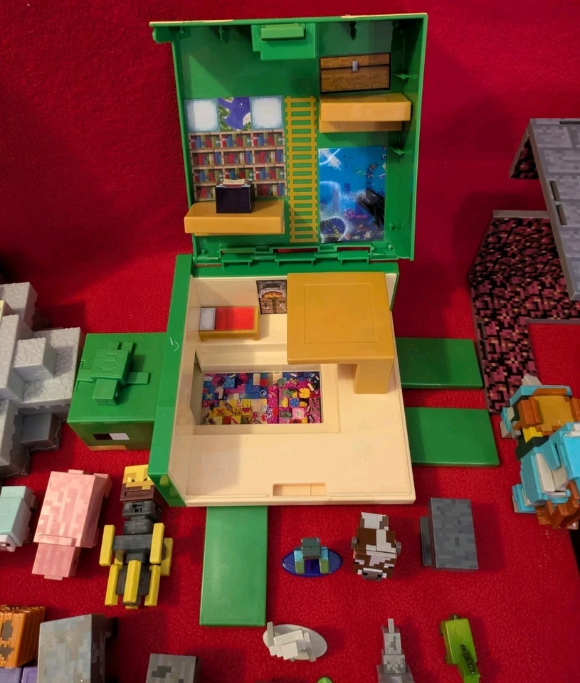 Minecraft Toy Bundle Plastic Action Figure Mojang Figures Buildings Accessories - Image 4 of 4