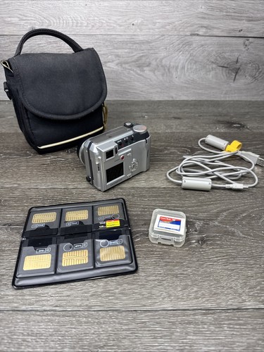 Olympus C-700 Ultra Zoom 10X Digital Zoom Camera With 6 SD Cards ~Tested - Picture 3 of 17