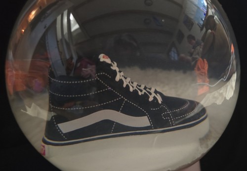 Vans Off The Wall Collectible SK8 Hi Shoe Limited Edition Schneekugel Original - Bild 3 von 10