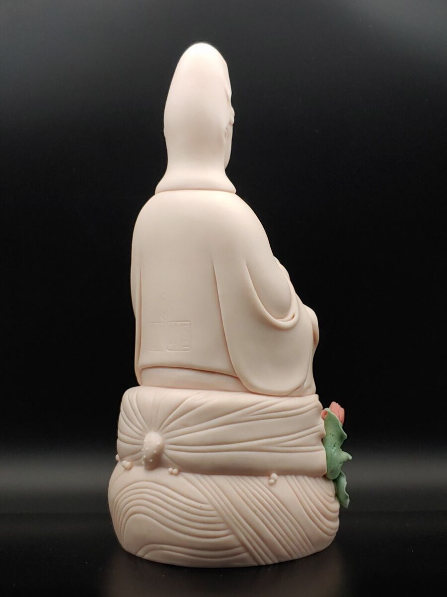 苏杜村大师德化白瓷孩儿红自在观音菩萨Chinese Su Ducun Dehua 苏杜村大师德化白瓷孩儿红自在观音菩萨Chinese Su Ducun Dehua