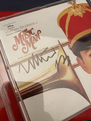 SIGNED Matthew Broderick The Music Man CD & VHS Gift Box Disney Rare Autograph - Picture 2 of 11