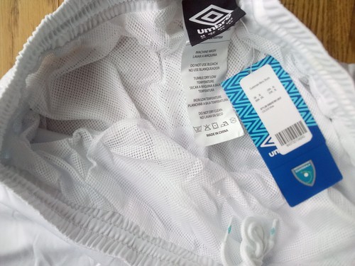 GUATEMALA 2019-20 HOME (XL) UMBRO WEISS BLAU GESTREIFT FUSSBALLSHORTS NEU MIT ETIKETT - Bild 6 von 8