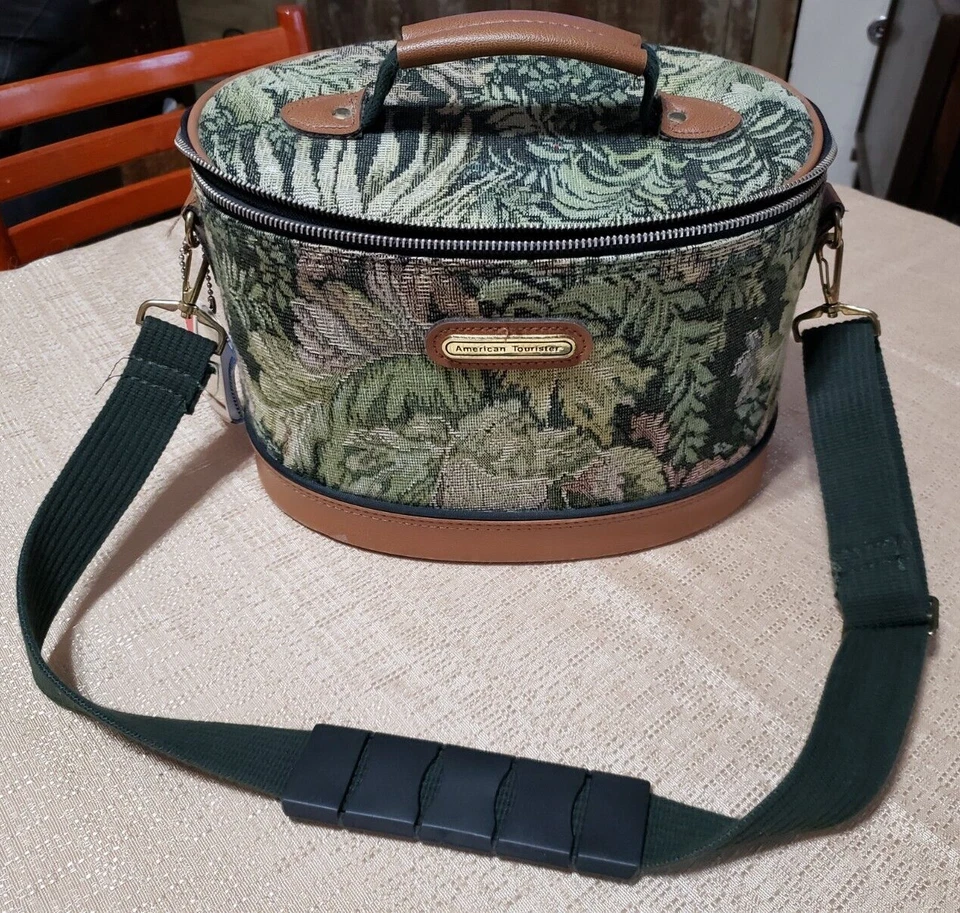 Estuche de tren floral tapiz verde ovalado American Tourister/estuche de maquillaje Foto 3 de 4