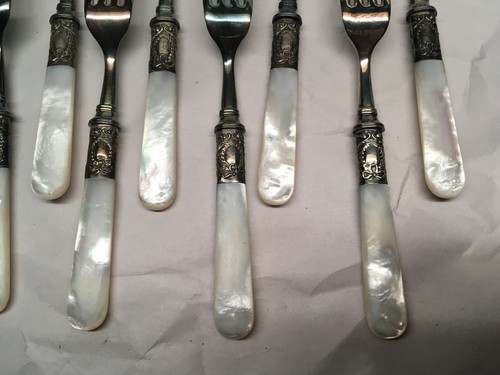 11 International Pearl Handle Flatware 13 Sterling Bolster Wreath Forks 6.5" "S" - Picture 10 of 15