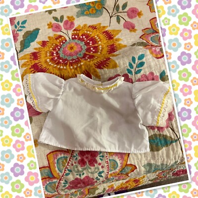 Süßes Vintage Kohl Patch Kinder Puppe weiß Shirt Bluse Rüschen Overall gelb