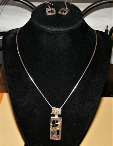 DEB GUYOT "deb 925" TRI-COLORED STERLING SILVER NECKLACE EARRINGS SET Marked