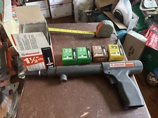 Ramset RS22 gun for concrete nails With Accessories Lightly Used