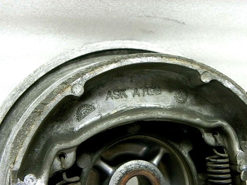 Zapata placa de respaldo buje de freno de tambor rueda trasera Honda Twinstar CM200T CM 200 T #104 - Imagen 3 de 5
