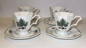 Set-of-4-Nikko-Christmastime-Tea-Coffee-Cups-amp-Saucers-Japan-Octagon