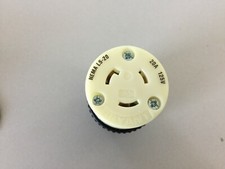BRYANT 70520NC 20 AMP 120 VOLT L5-20 TWIST LOCK FEMALE