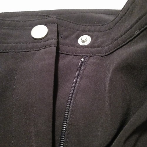Zenergy by Chicos Damen Caprihose Größe 1 Medium schwarz hoher Bund Druckknopf-Taille LNC - Bild 11 von 18