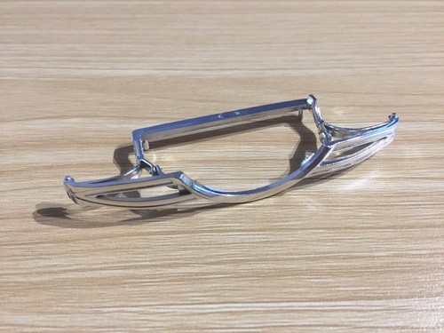 Pare-chocs arrière pièce miniature Mercedes Benz 500 K 1936 Burago 1/20 A46 - Imagen 1 de 2