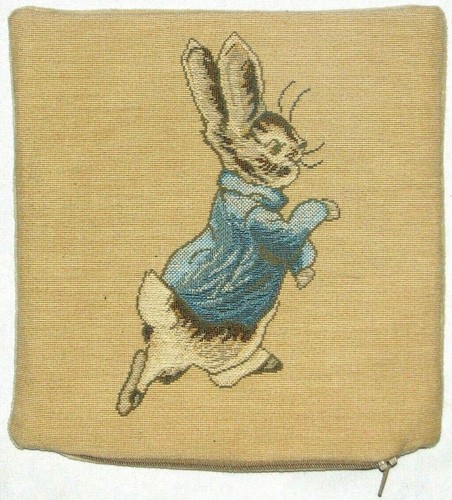 BEATRIX POTTER PETER RABBIT COPRICUSCINO ARAZZO BELGA 8,5" 944 - Foto 5 di 6