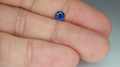 Sapphire Remarkable GIA Certified 0.74ct 5mm Cornflower Blue Round - Picture 7 of 8