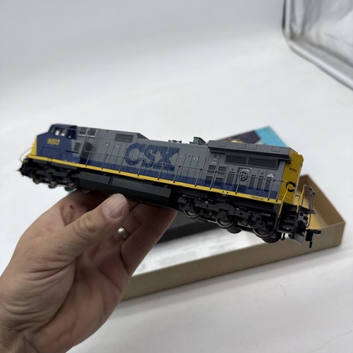 HO Athearn 4918 Blue Box CSX AC4400 #9003 in Box Powered Beautiful - Picture 8 of 13