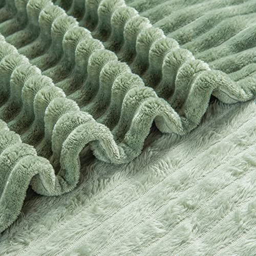 Flannel Throw (50X71 inches) with 50x71 Inch Plus Pillow Cover Sage Green - Bild 7 von 7