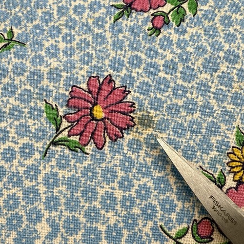 Vtg Floral Feed Sack Petite Blue Flowers Pink Yellow Green White 36" x 33" - Bild 10 von 11