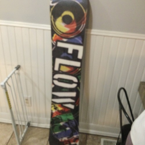 FLOW Icon 156cm Snowboard The Team Board Signed - Picture 17 of 22