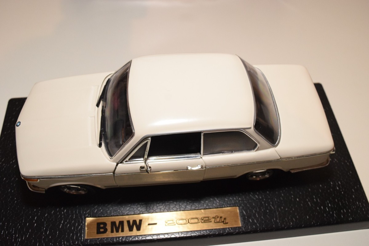 ANSON 1/18 BMW 2002 katadukeseneba様専用 ミニカー