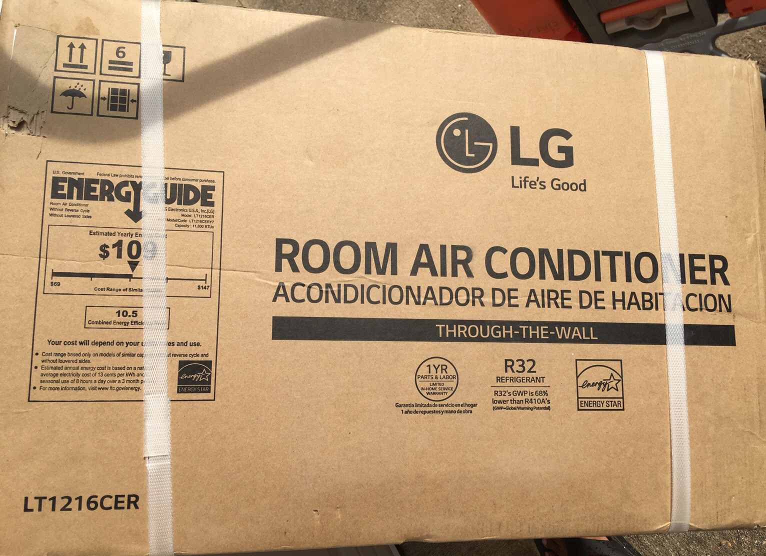 LG LT1216CER 11,800 BTU 115V Through Wall Air Conditioner White New