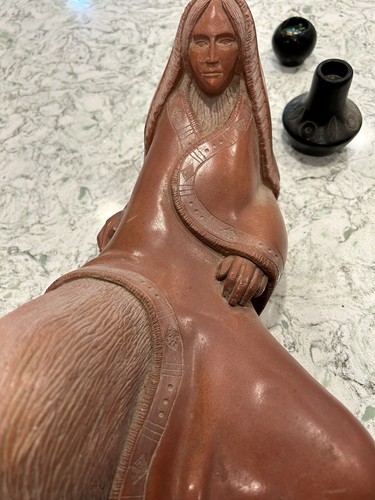 HERMOSA ESCULTURA DE MUJER NATIVA RON SCHRODER FIRMADA DE COLECCIÓN CON ENVÍO GRATUITO - Imagen 9 de 13