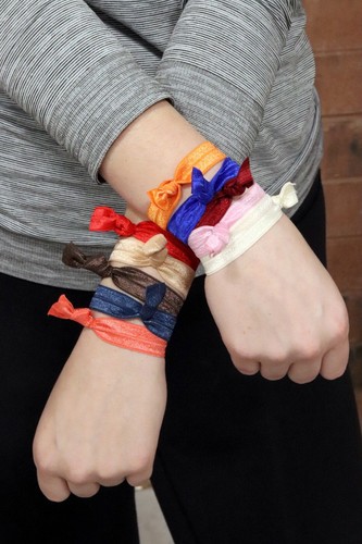 100 Hair Ties USASHIP Pre Pack elastic band ponytail holders VALUE wholesale lot - Picture 4 of 7