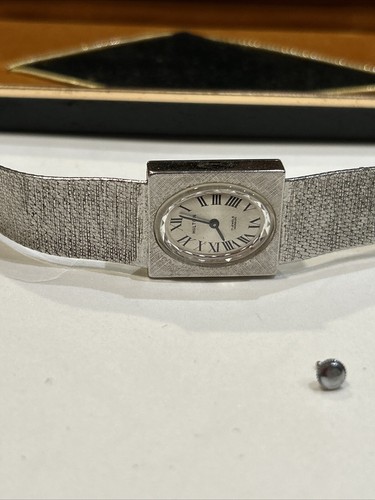 Antique Hilton Ladies Watch 17 Jewel  Very Nice Probably From Mid Century - Picture 15 of 17