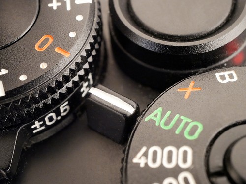 Opteka 10x Macro for Canon M6, M10 with EF-M 15-45mm f/3.5-6.3 IS STM (49mm) - Picture 5 of 10