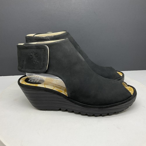 FLY London Yone sandali con zeppa donna taglia 8 EU-39 nero nabuk scarpe comode - Foto 1 di 8