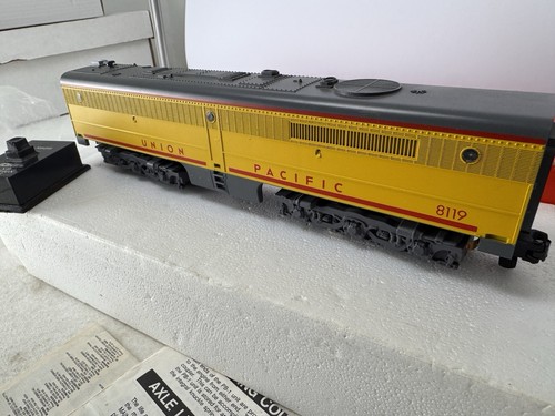 American Flyer 6-48119 Union Pacific B Unit Non-Powered S Gauge Locomotive SOUND - Picture 6 of 10