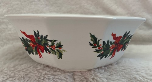 Pfaltzgraff Christmas Heritage Oval Divided Vegetable Bowl 10" - Picture 3 of 10