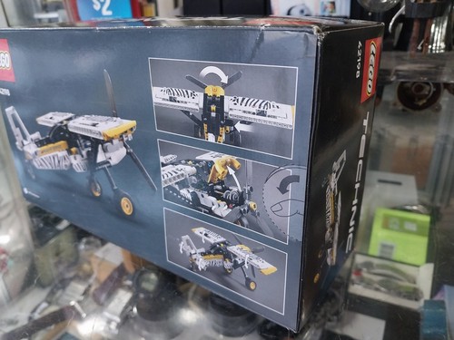 LEGO Technic 42198 Bush Plane New & Sealed - Picture 6 of 21
