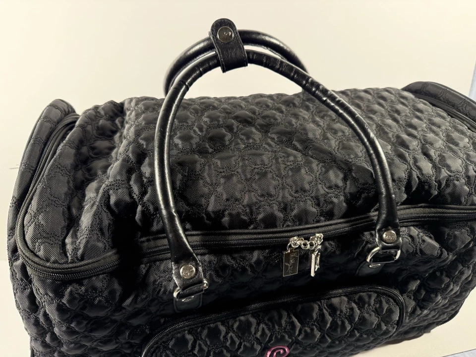 THIRTY ONE ACOLCHOADO ROLLING DUFFLE / CARRY ON, Preto, Cabo Oculto, Monograma S - Imagem 2 de 4