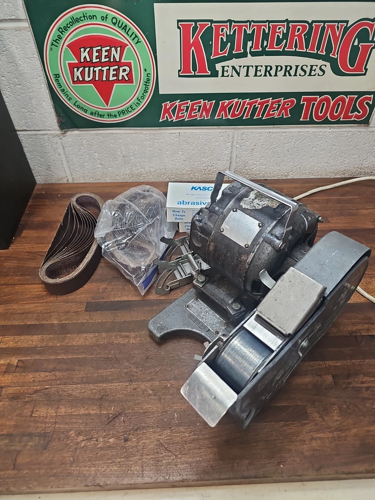 i33- Vintage Hook-Eye Cutlery Grinder Knife Sharpener w/ extras