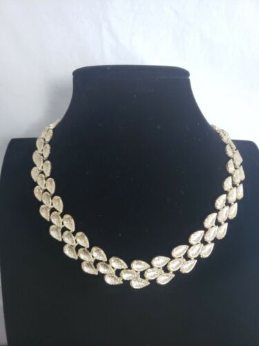 Vintage 1960's Coro Teardrop Gold Tone Necklace 16" - Picture 1 of 8