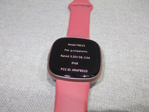 Fitbit Versa 4 Aktivitätstracker - Pink Sand / Copper Rose FB523 (ohne Ladegerät) - Bild 2 von 9