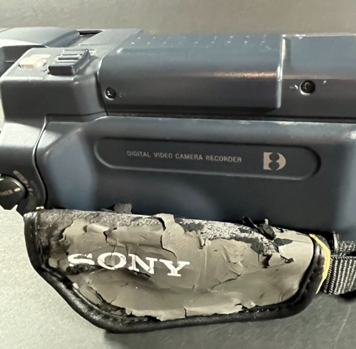 Sony Handycam Digital 8 Camcorder - DCR-TRV250 - Nightshot: Tested Bundle - Picture 6 of 15