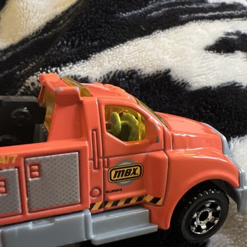 2004 Matchbox MB661 2005 Tow Truck Orange Made In Thailand - Picture 12 of 12