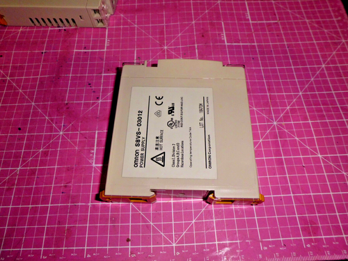 Fuente de alimentación Omron S8VS-01512 120/240 a 12 VDC, 1,2 amperios 15 vatios, 50/60Hz - Imagen 3 de 3