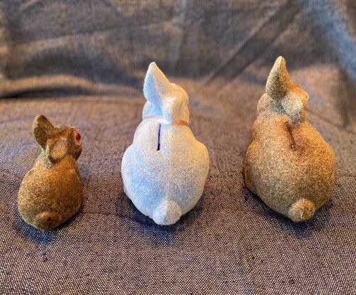 Set Of Family Easter Rabbits Flocked Plastic Molded - Picture 4 of 11